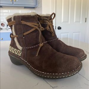 UGG lace around booties Sz 5.